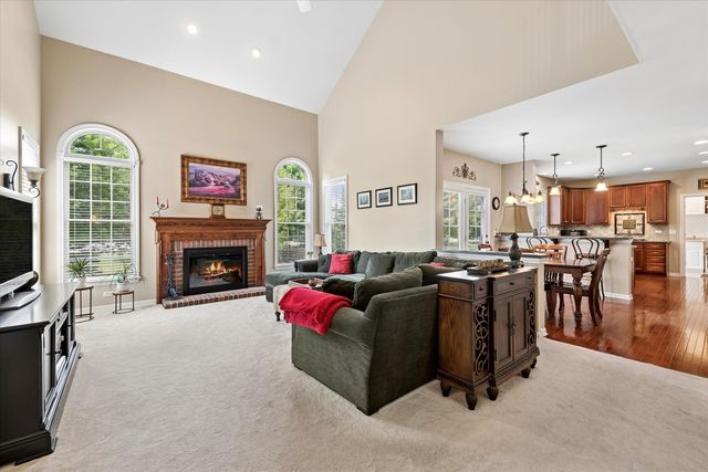29 Glacier Circle, South Barrington, IL 60010