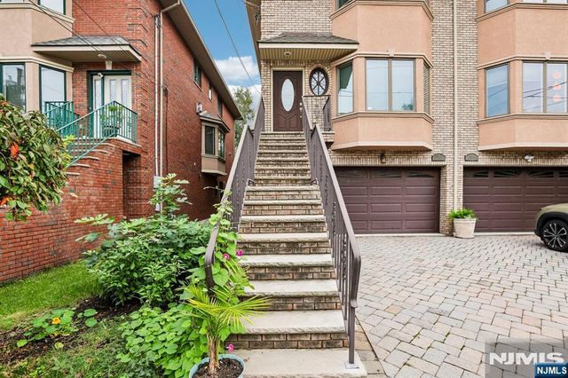 696 West End Avenue 2, Cliffside Park, NJ 07010