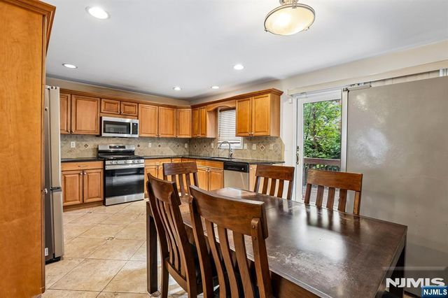 696 West End Avenue 2, Cliffside Park, NJ 07010