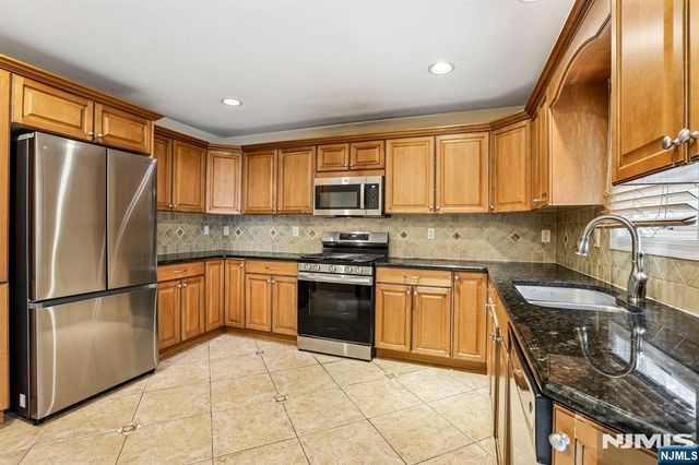 696 West End Avenue 2, Cliffside Park, NJ 07010
