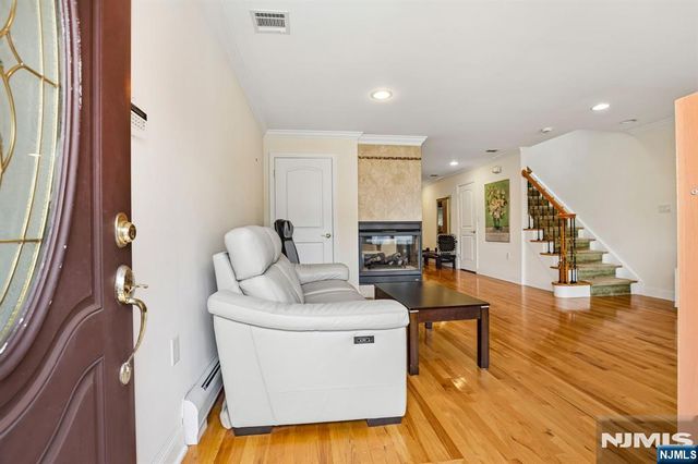 696 West End Avenue 2, Cliffside Park, NJ 07010