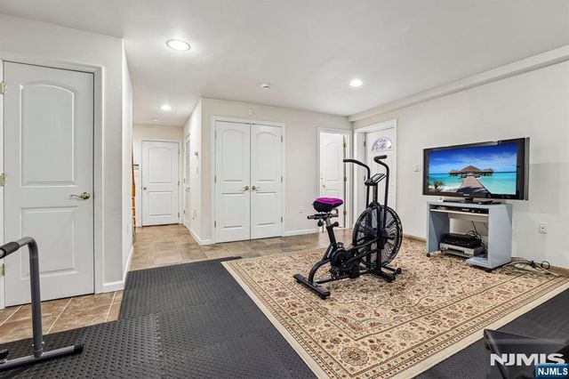 696 West End Avenue 2, Cliffside Park, NJ 07010
