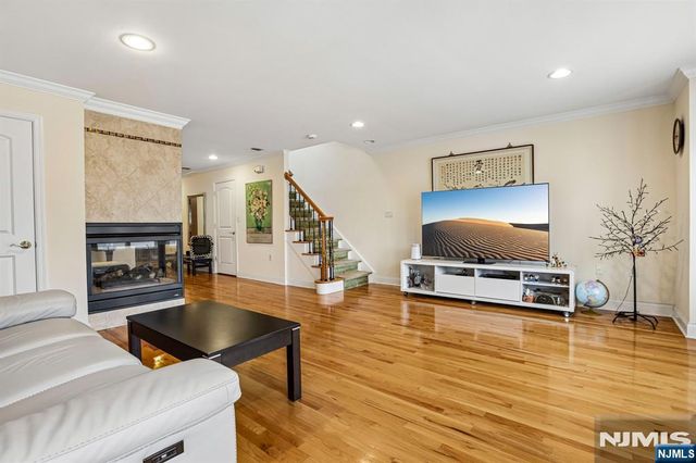 696 West End Avenue 2, Cliffside Park, NJ 07010