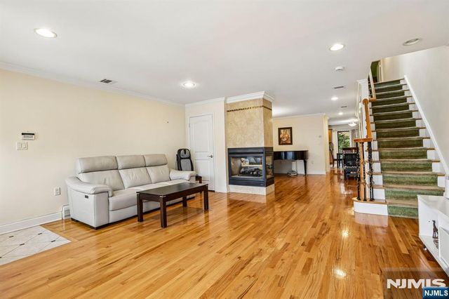 696 West End Avenue 2, Cliffside Park, NJ 07010