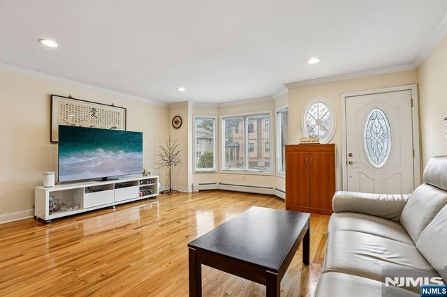 696 West End Avenue 2, Cliffside Park, NJ 07010