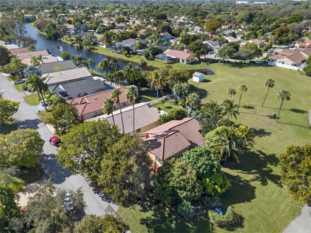 693 NW 46th Avenue, Deerfield Beach, FL 33442