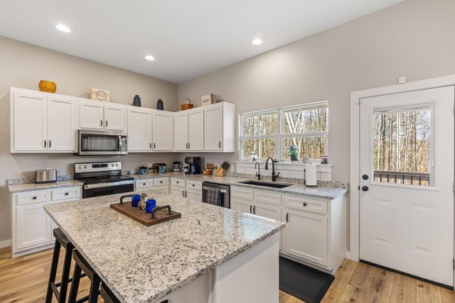 100 Shadows Lawn Drive, Athens, TN 37303