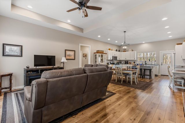 100 Shadows Lawn Drive, Athens, TN 37303