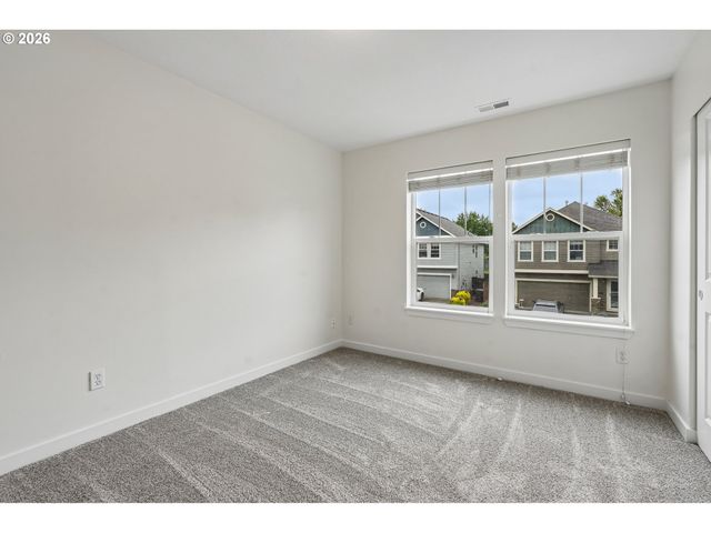 1020 Nw 1ST Ave, Canby, OR 97013