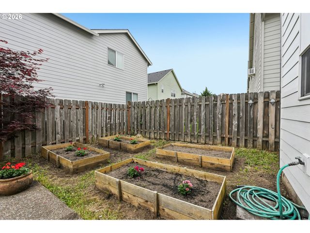 1020 Nw 1ST Ave, Canby, OR 97013