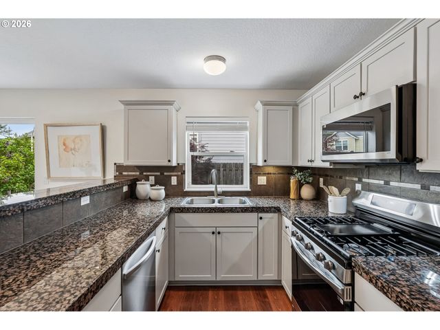 1020 Nw 1ST Ave, Canby, OR 97013