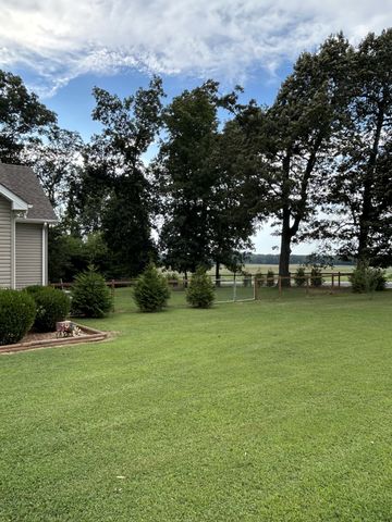 999 Sherrill Rd, Decherd, TN 37324