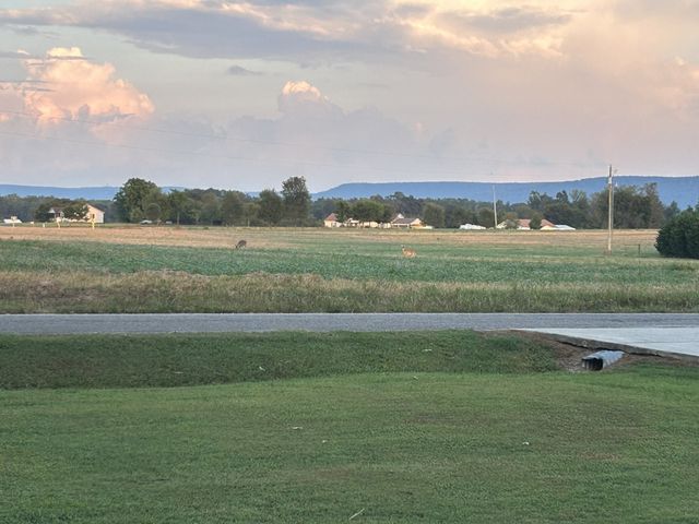 999 Sherrill Rd, Decherd, TN 37324