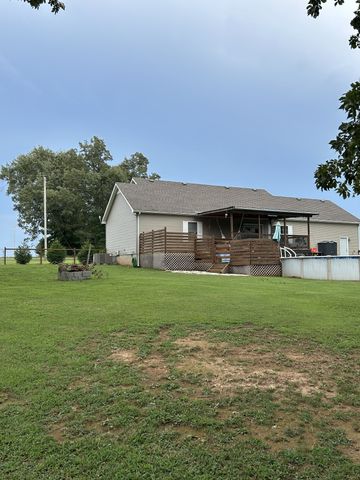 999 Sherrill Rd, Decherd, TN 37324