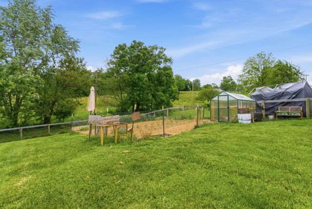 915 Richmond Road Loop 1, Lancaster, KY 40444