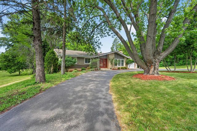 3745 Pilgrim ROAD, Brookfield, WI 53005