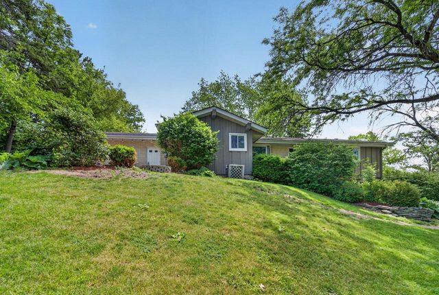 3745 Pilgrim ROAD, Brookfield, WI 53005