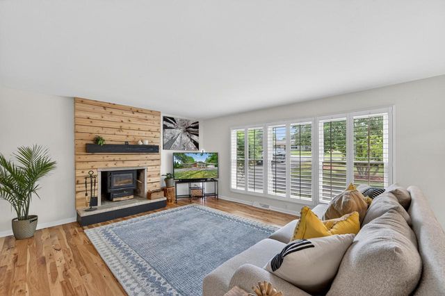3745 Pilgrim ROAD, Brookfield, WI 53005