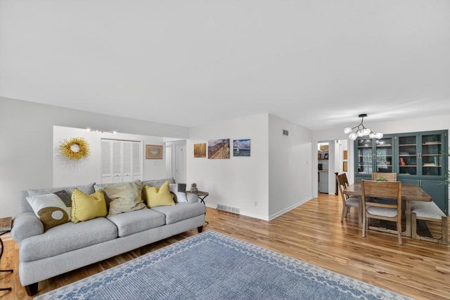 3745 Pilgrim ROAD, Brookfield, WI 53005