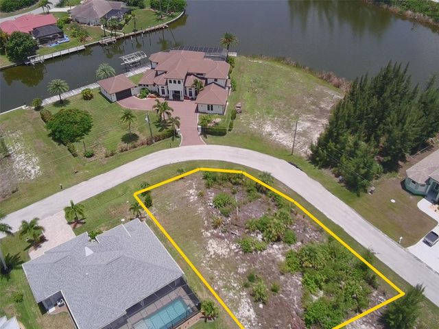 10571 POUGHKEEPSIE CIRCLE, Port Charlotte, FL 33981