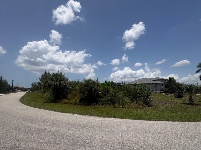 10571 POUGHKEEPSIE CIRCLE, Port Charlotte, FL 33981