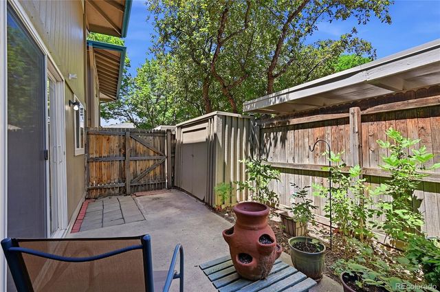 5975 S Willow Way, Englewood, CO 80111