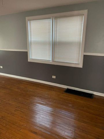 8112 S Escanaba Avenue, Chicago, IL 60617