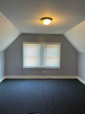 8112 S Escanaba Avenue, Chicago, IL 60617