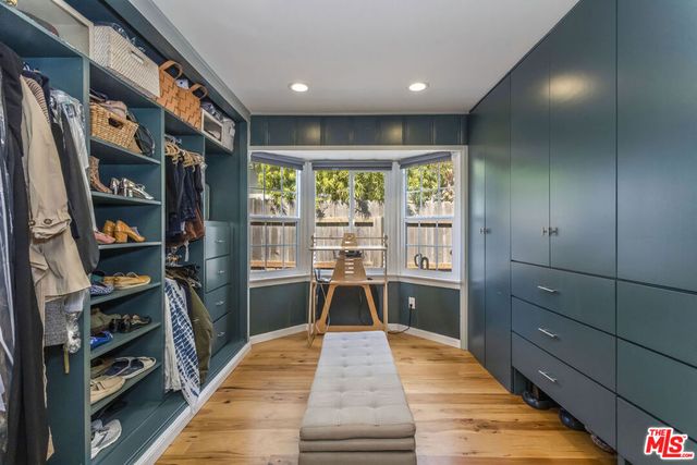 5232 Irvine Avenue, North Hollywood, CA 91601