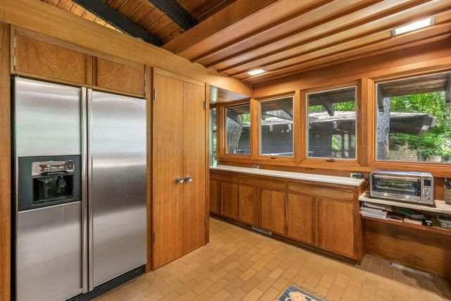 3530 Ridgewood Road, Arden Hills, MN 55112