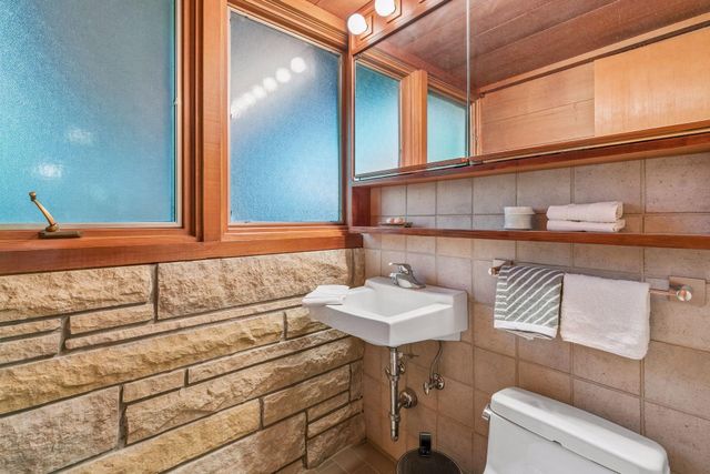 3530 Ridgewood Road, Arden Hills, MN 55112
