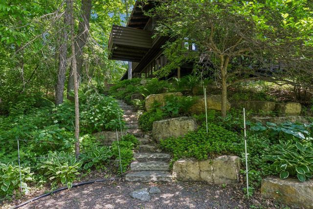 3530 Ridgewood Road, Arden Hills, MN 55112