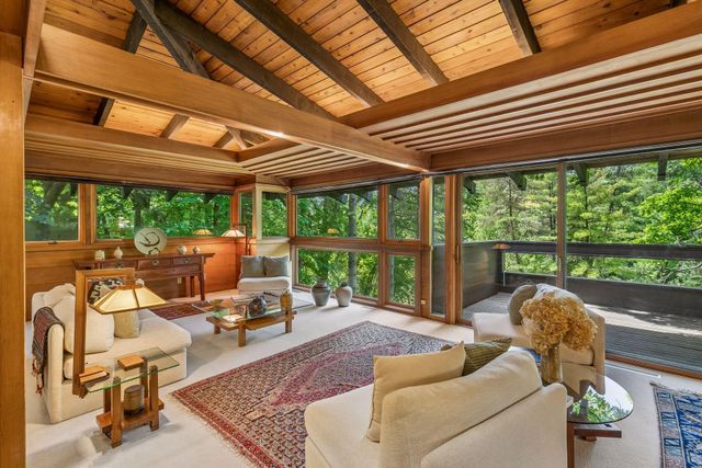 3530 Ridgewood Road, Arden Hills, MN 55112