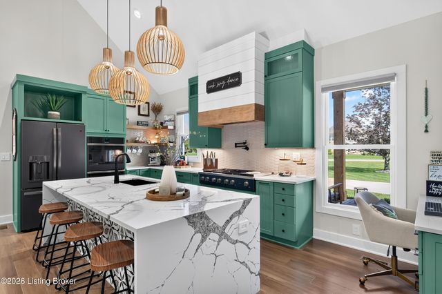 1304 S English Station Rd, Louisville, KY 40299