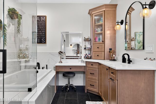 1304 S English Station Rd, Louisville, KY 40299