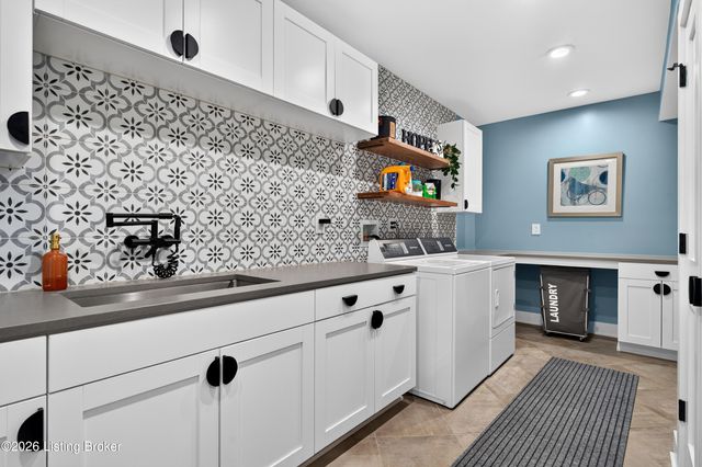 1304 S English Station Rd, Louisville, KY 40299