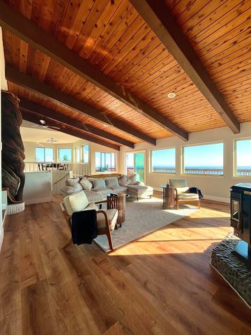 156 Shaker Road, Shelter Cove, CA 95589