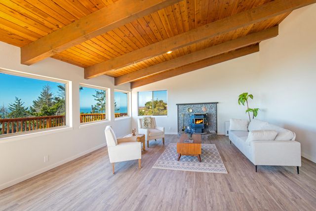 156 Shaker Road, Shelter Cove, CA 95589