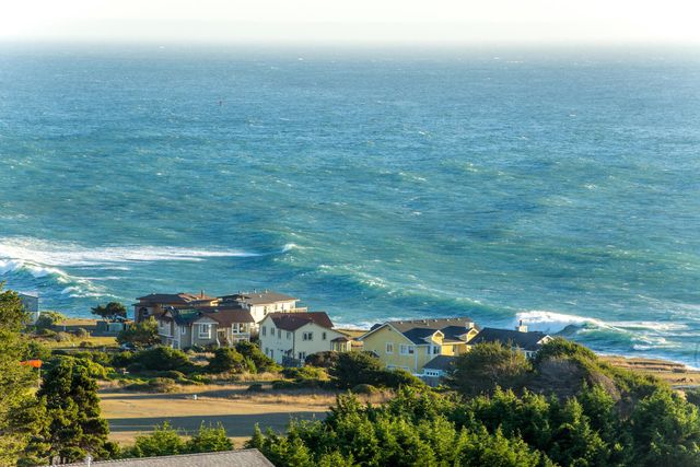 156 Shaker Road, Shelter Cove, CA 95589