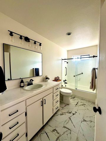 156 Shaker Road, Shelter Cove, CA 95589