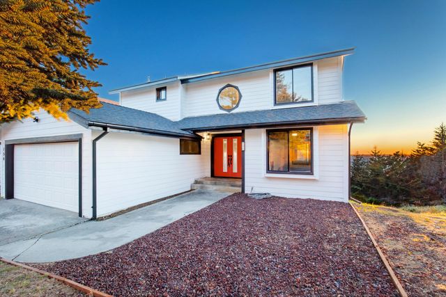 156 Shaker Road, Shelter Cove, CA 95589