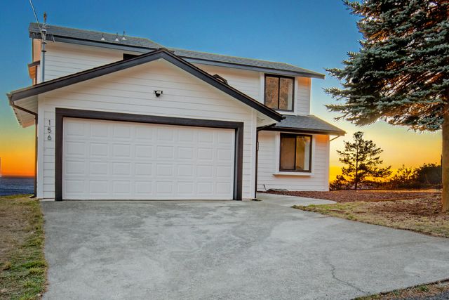156 Shaker Road, Shelter Cove, CA 95589