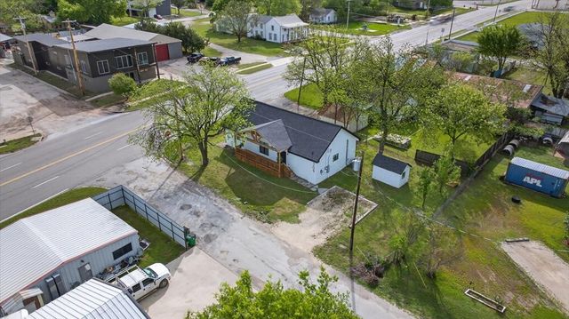 209 N Broad Street, St Jo, TX 76265