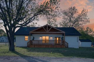 209 N Broad Street, St Jo, TX 76265