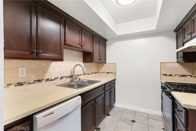 18961 Florida Street 6, Huntington Beach, CA 92648