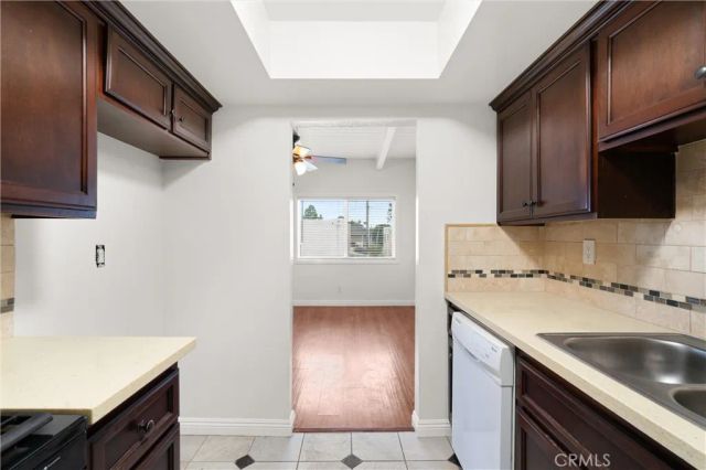 18961 Florida Street 6, Huntington Beach, CA 92648