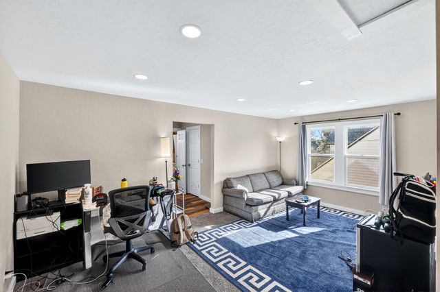 2202 W College Ave, Spokane, WA 99201