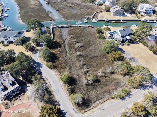 809 Inlet View Drive, Wilmington, NC 28409