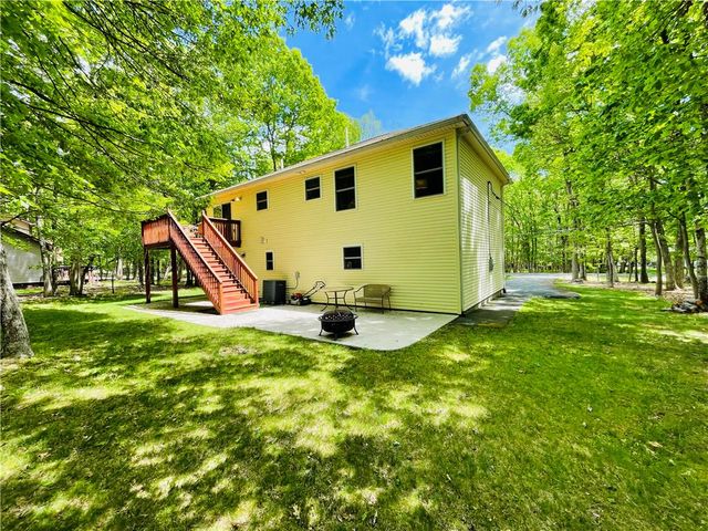 9 Sycamore Circle, Penn Forest Twp, PA 18210