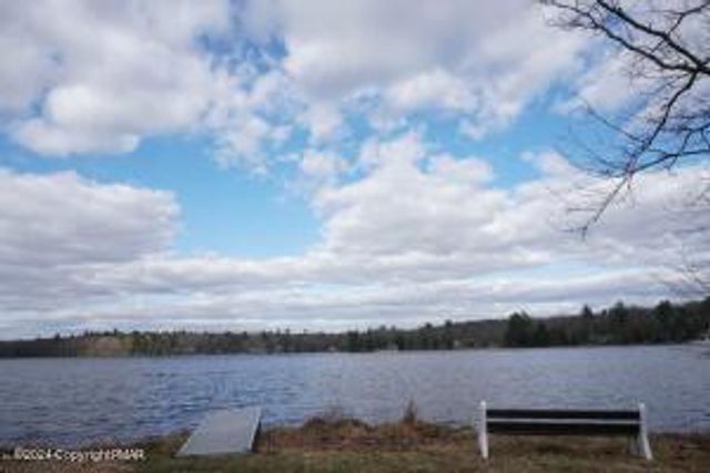 9 Sycamore Circle, Penn Forest Twp, PA 18210